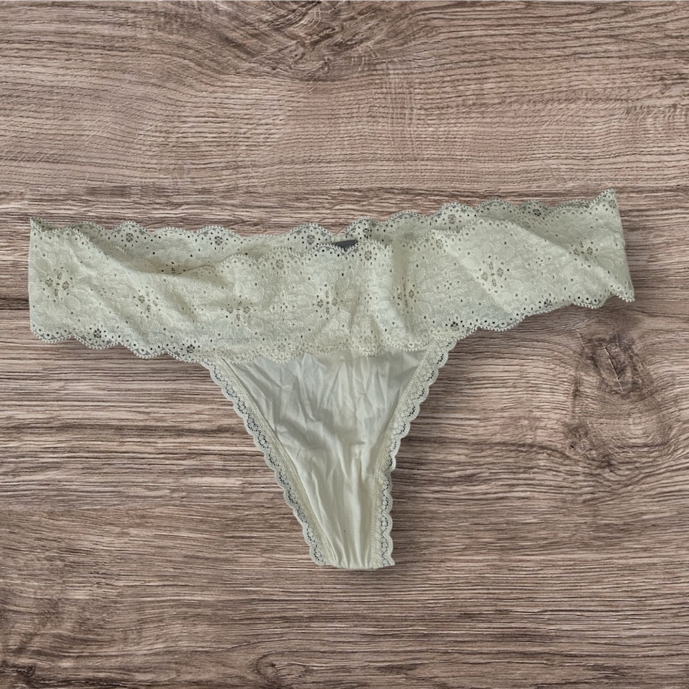 American Eagle Elegant Lace Trimmed Cream Panty